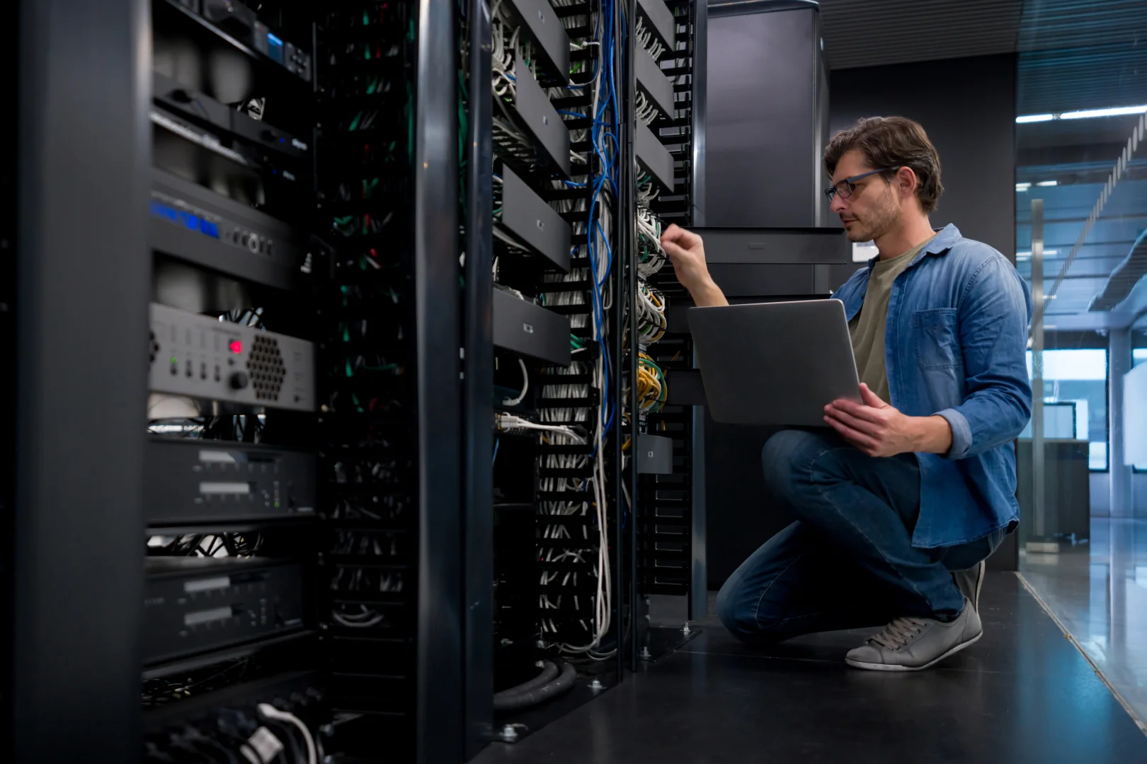 Building Stronger IT Teams: Why the Right Staffing Partner Matters